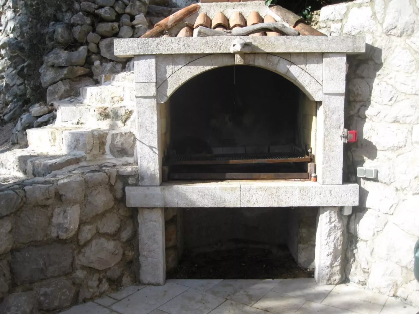 Insel Krk - Restauriertes  Steinhaus-Buiten