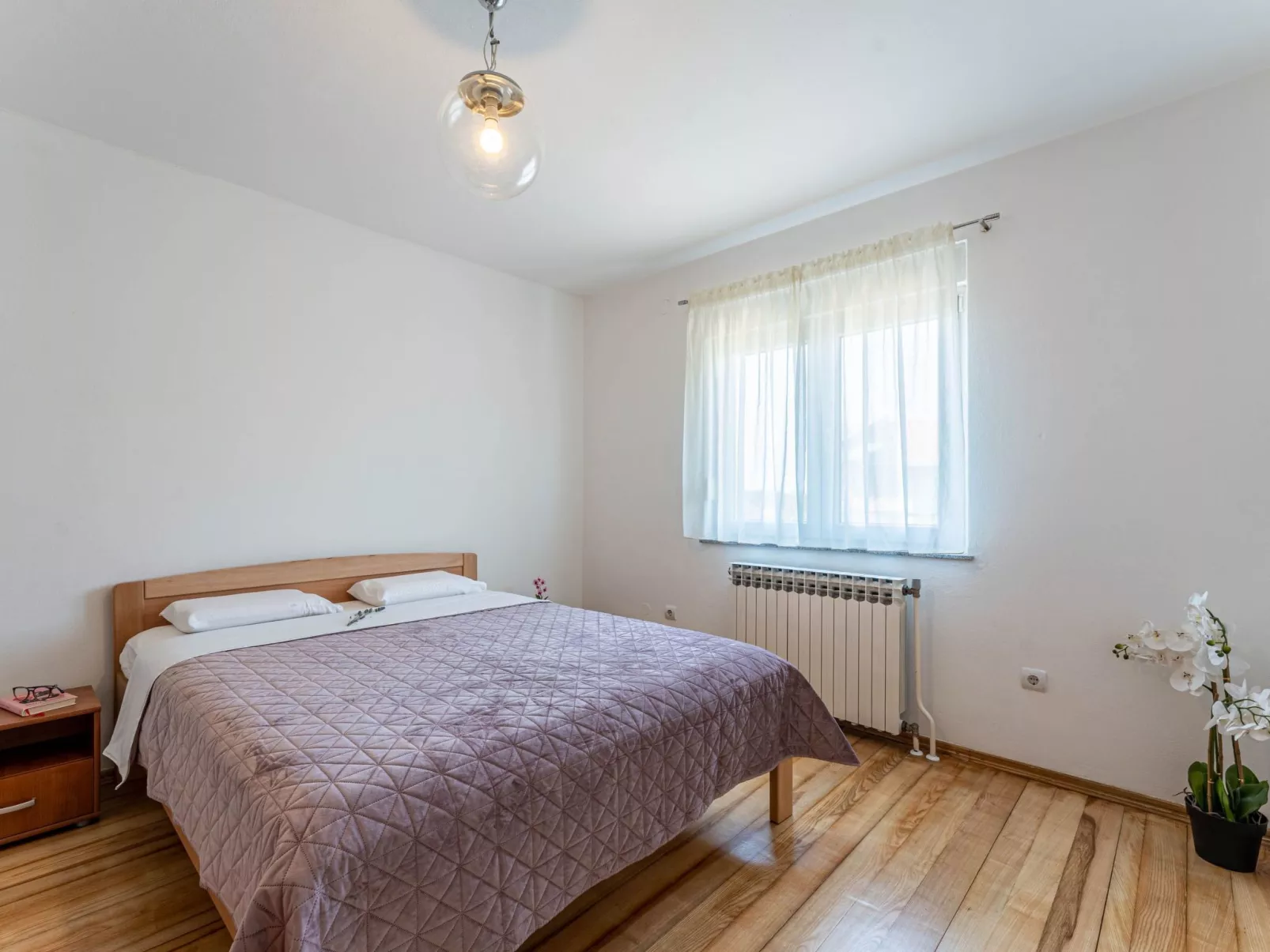 "Darko" mit Balkon-Binnen