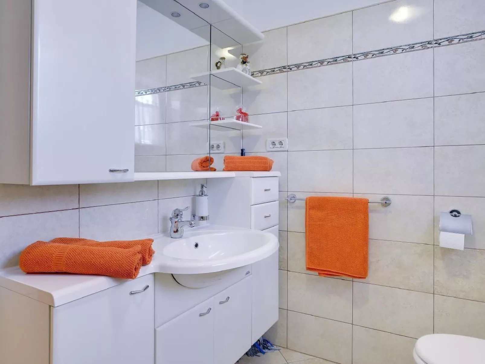 In Rakalj mit Großem Garten und Panoramablick-Binnen