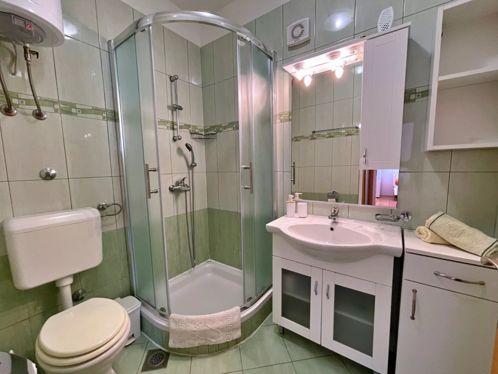 Vila Tiha Lili-Image-tags.info