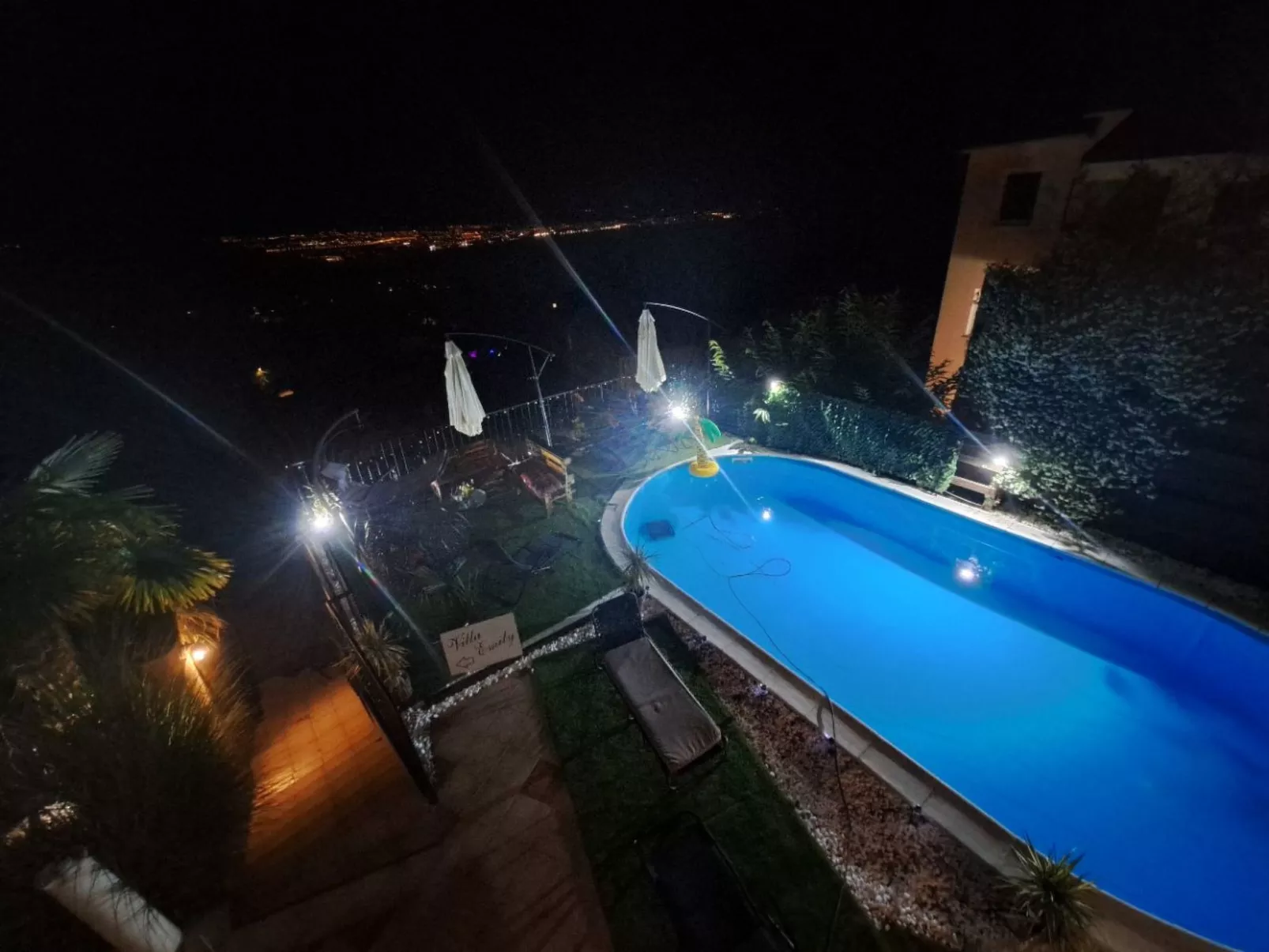 Wohnung in der Villa Emily mit herrlichem Meerblick-Buiten