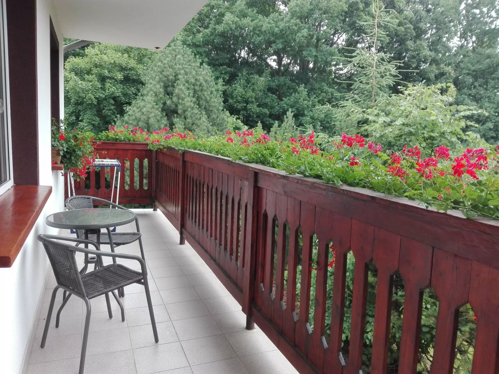 Wohnung "Larch Apartment"-Buiten