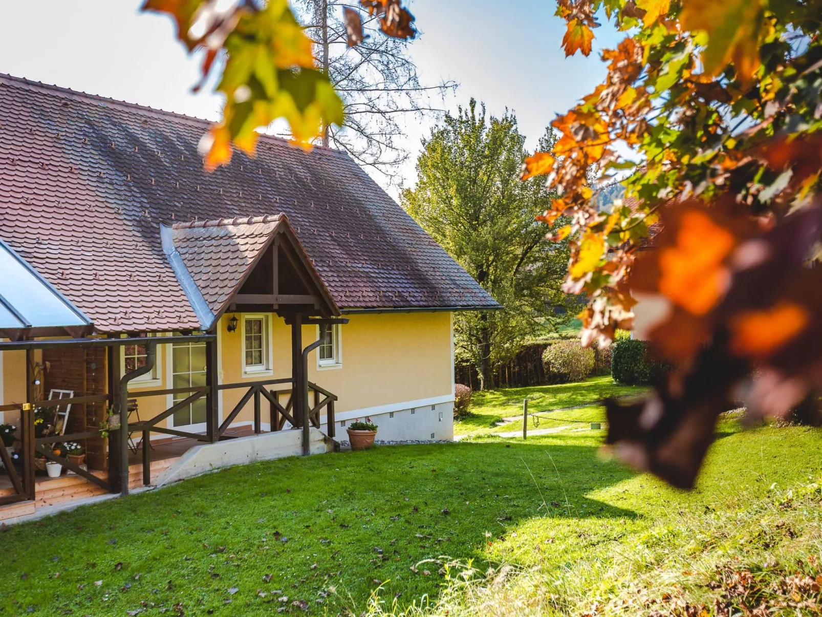 Landgut mit Terrasse-Buiten
