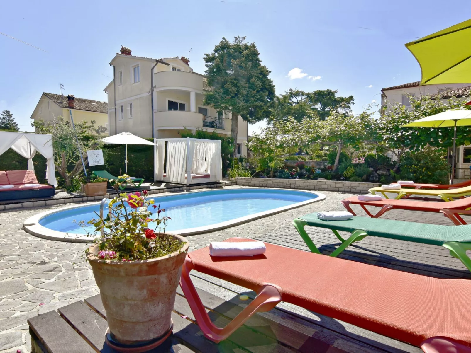 Apartment Nika1 Umag mit Pool und Whirlpool 400 Meter vom Strand entfernt - Buiten