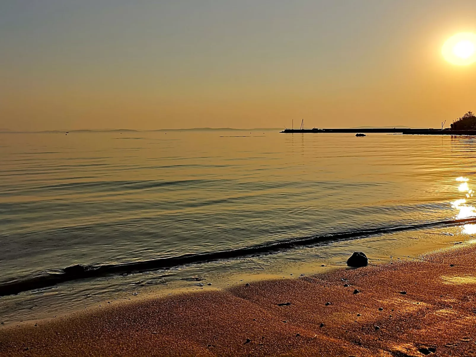 Erdgeschoss-Ferienwohnung mit Garten und Pool-Buiten