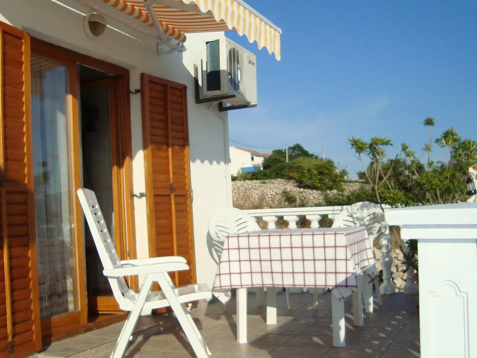 Mit Blick auf das Wasser-Buiten