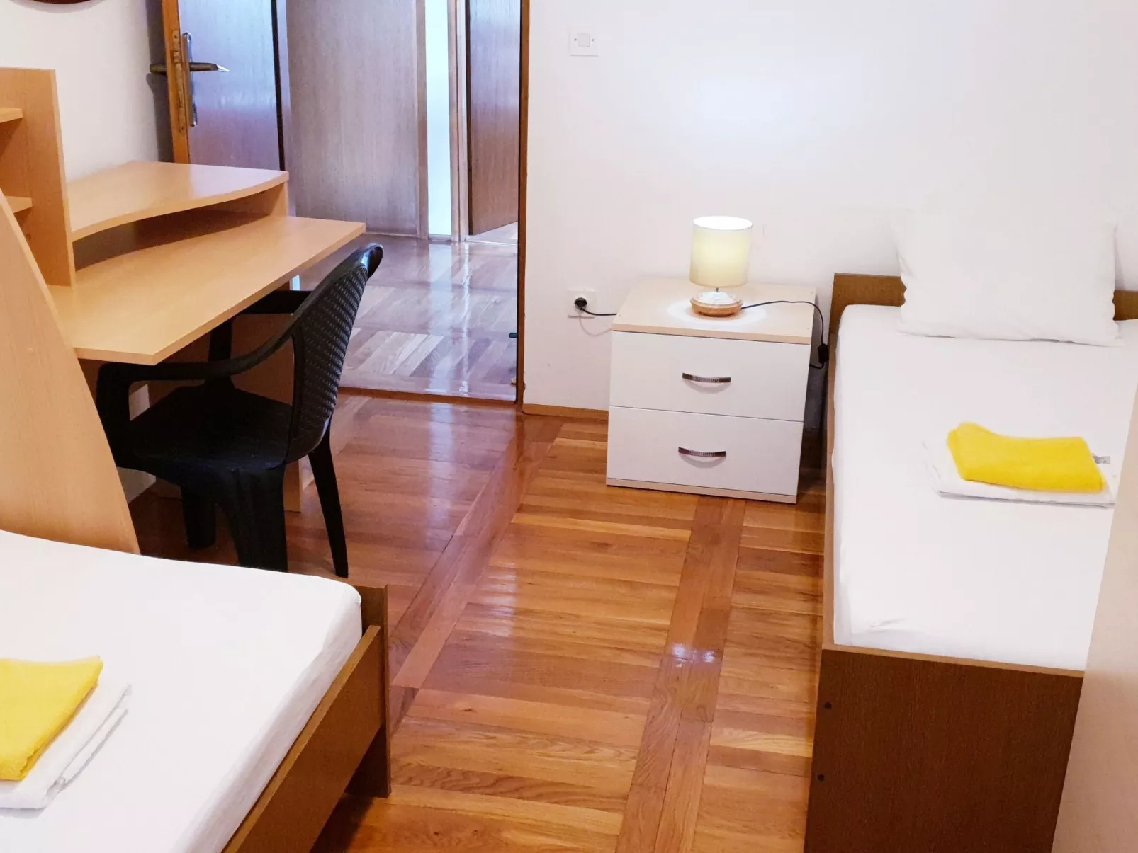 ''Adriana R.''-Binnen