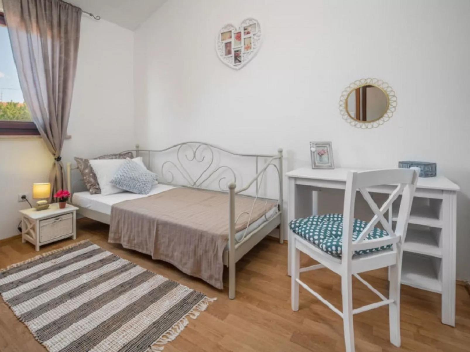 Chiara in Rogivici-Image-tags.info