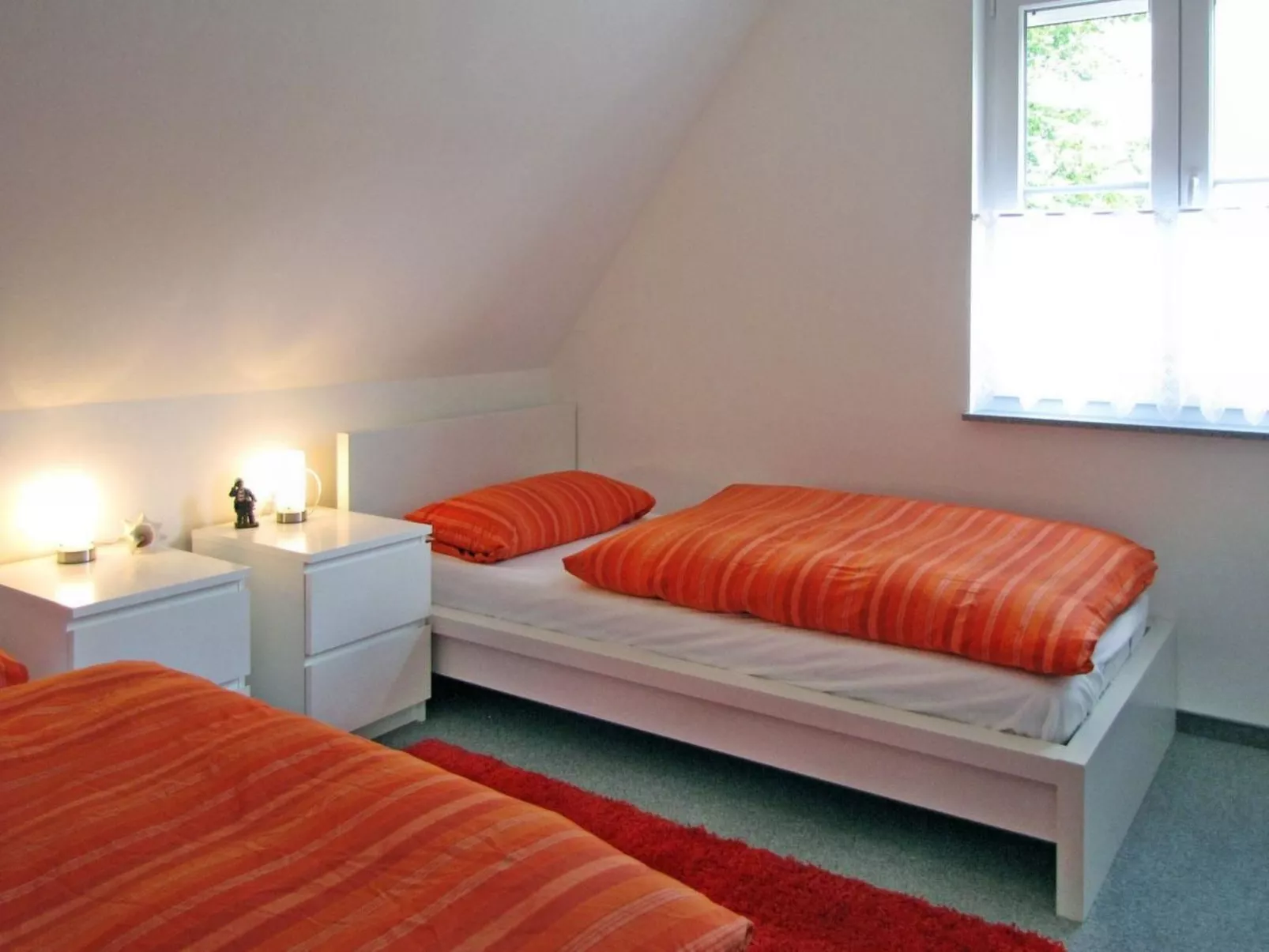 Mit Garten und Sauna-Binnen