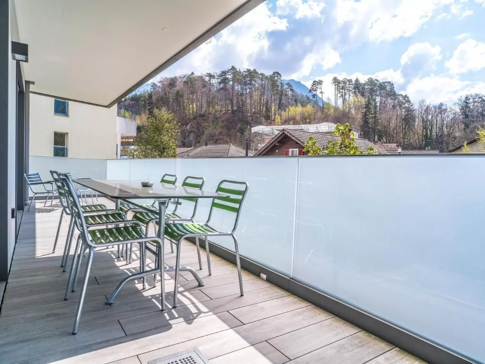 Apt. Flüehblüemli-Buiten