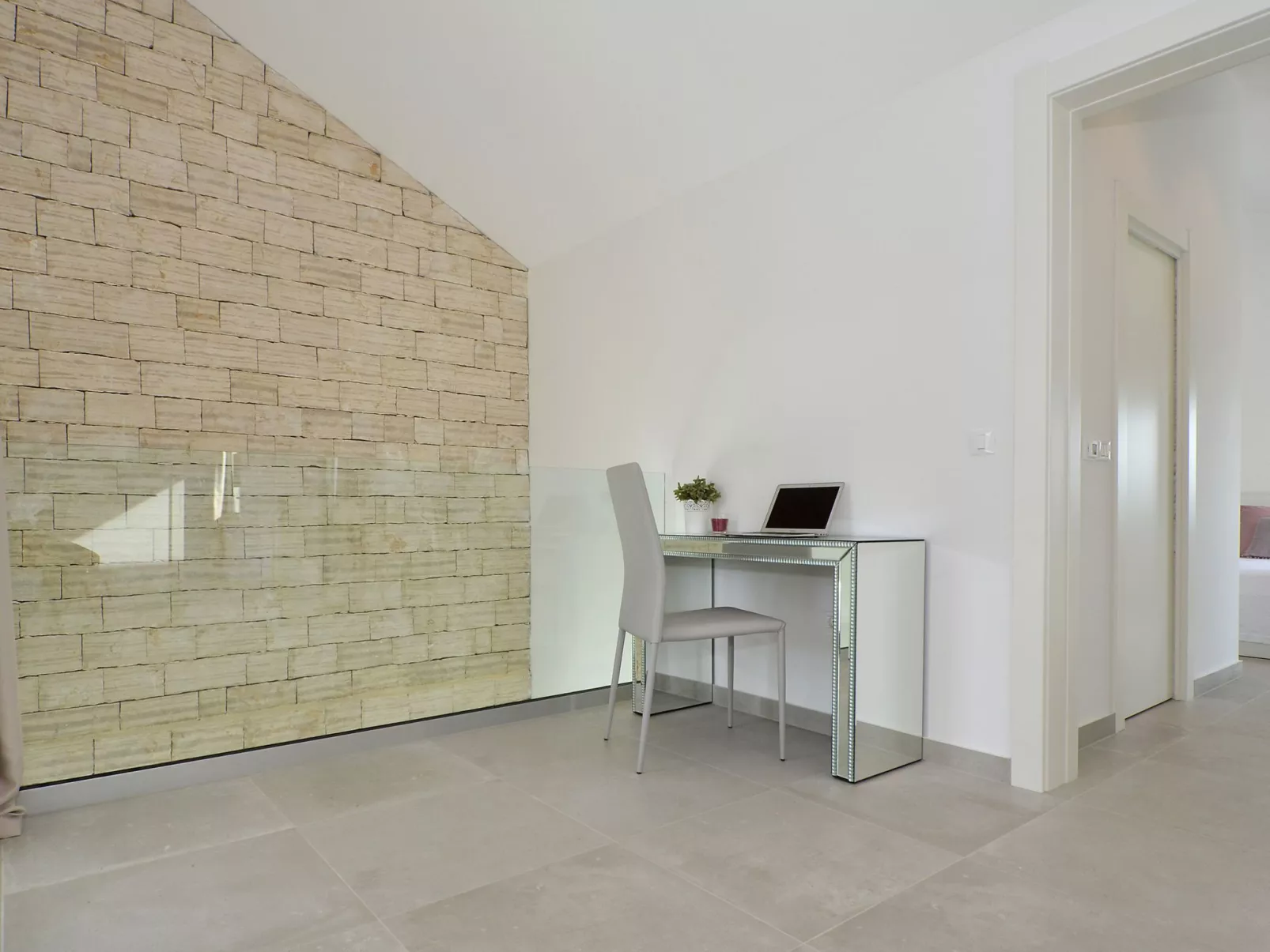 Haus in Dvornica mit privatem Parkplatz-Binnen