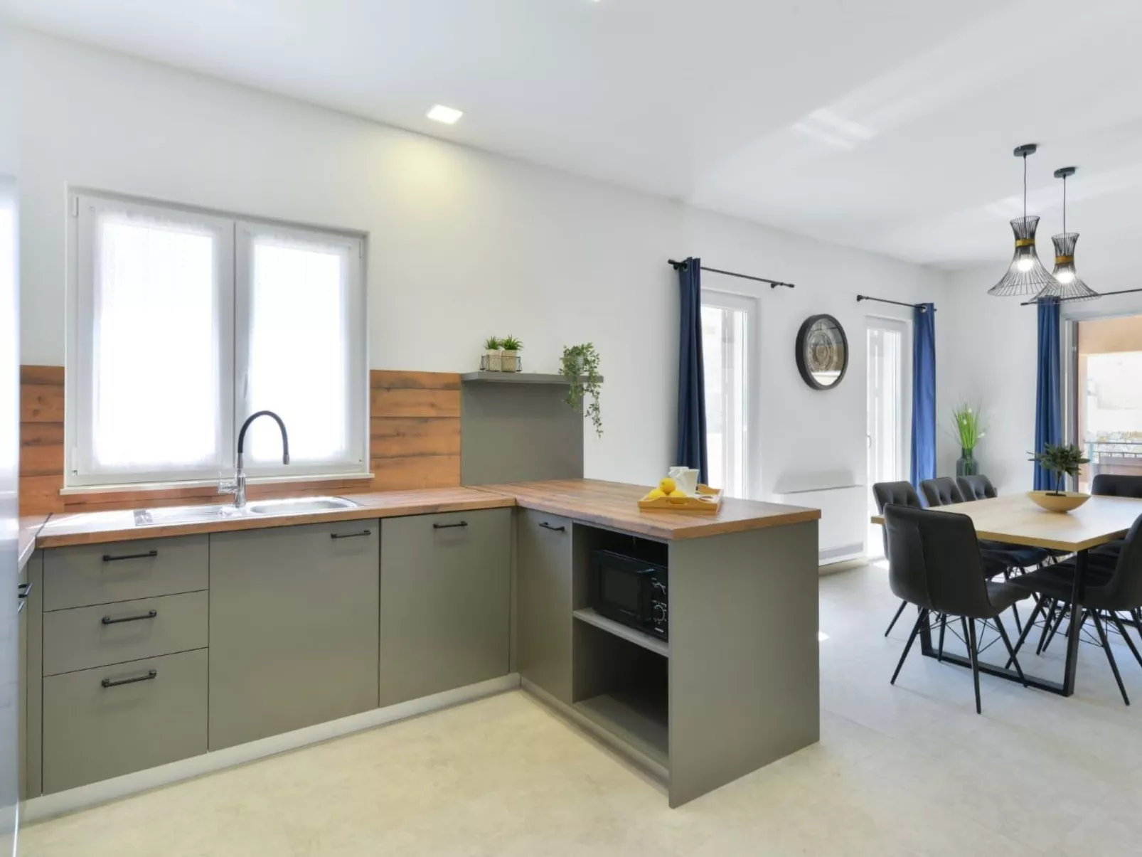 Villa Vid 03 mit beheiztem Pool -TA Leut Agency-Binnen