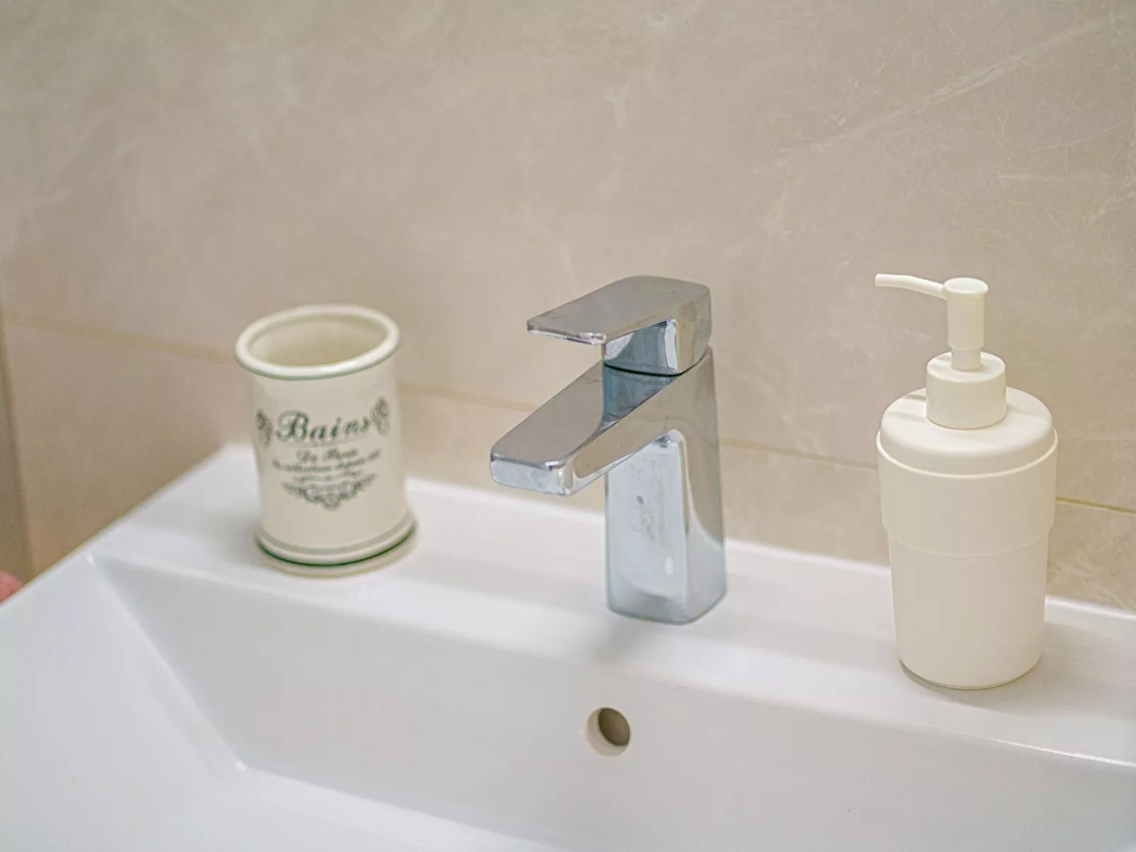 Wohnung in Vodice mit Grill-Binnen