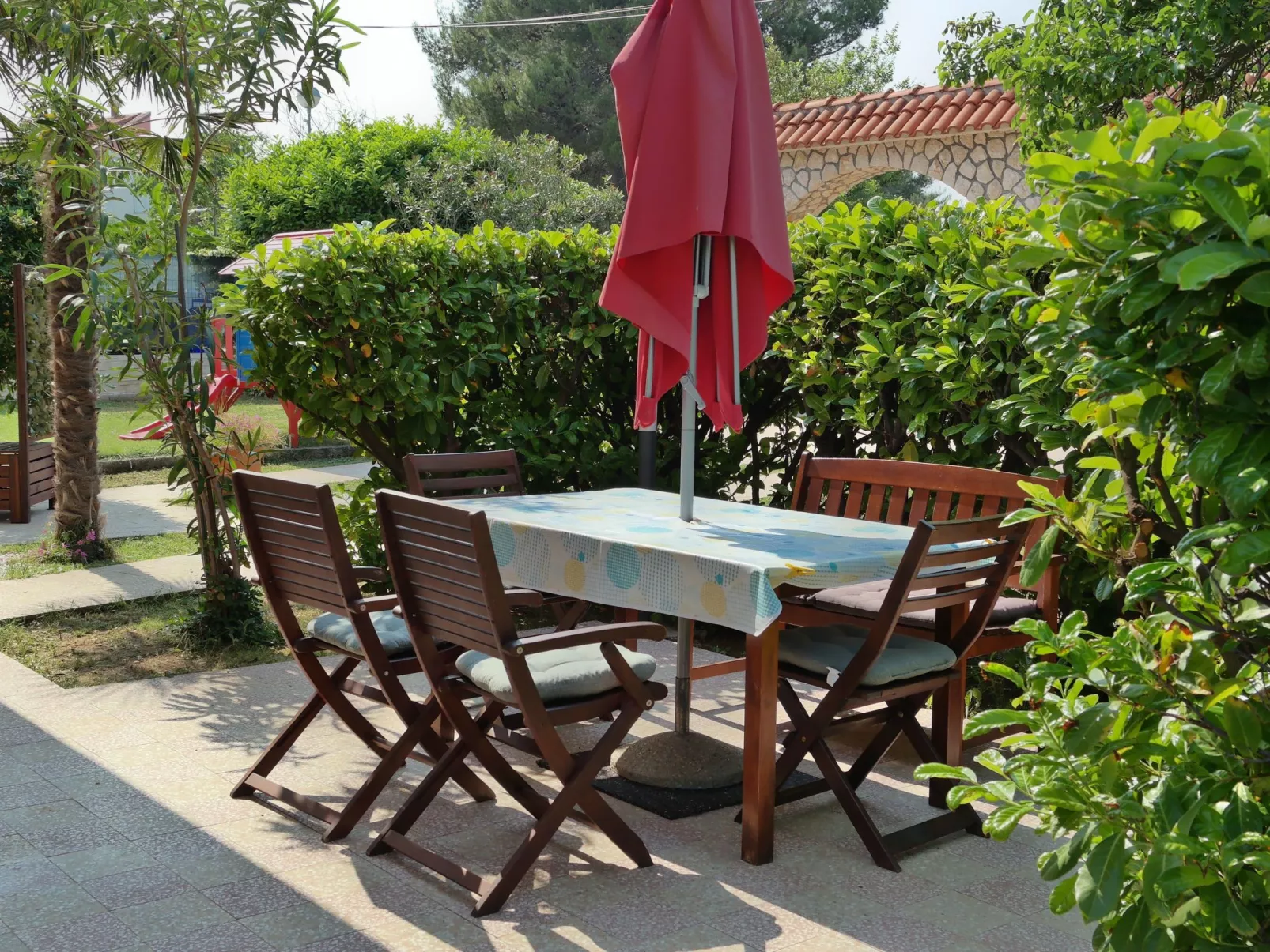 In Šilo mit Privatem Pool-Buiten