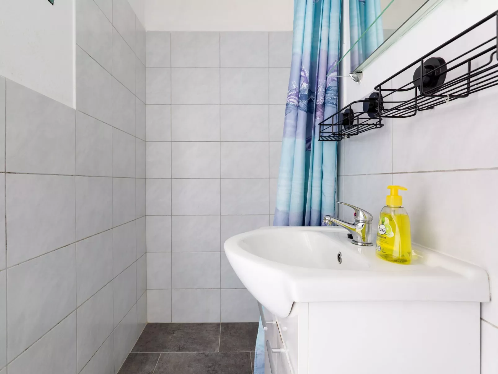 "Lenko 1" mit Blick auf das Wasser-Binnen