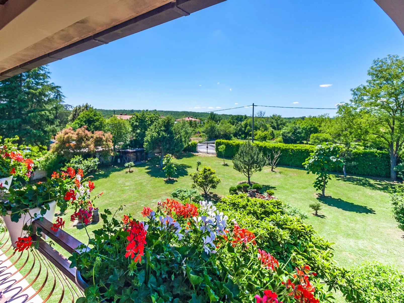 Vollständig freistehendes Haus mit schönem Garten-Buiten