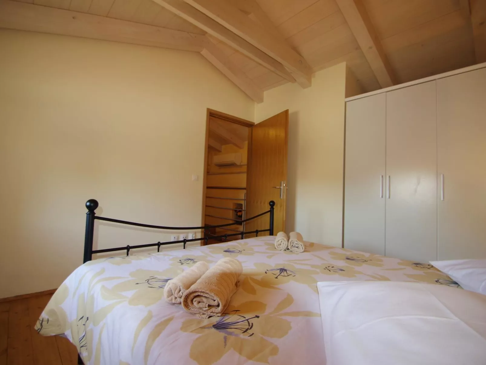 In Kavran mit Terrasse und Grill-Binnen