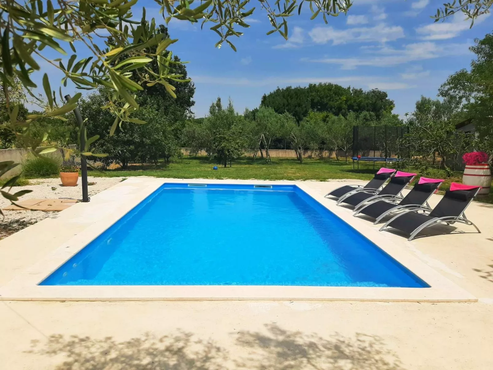 AQUA mit Pool-Buiten