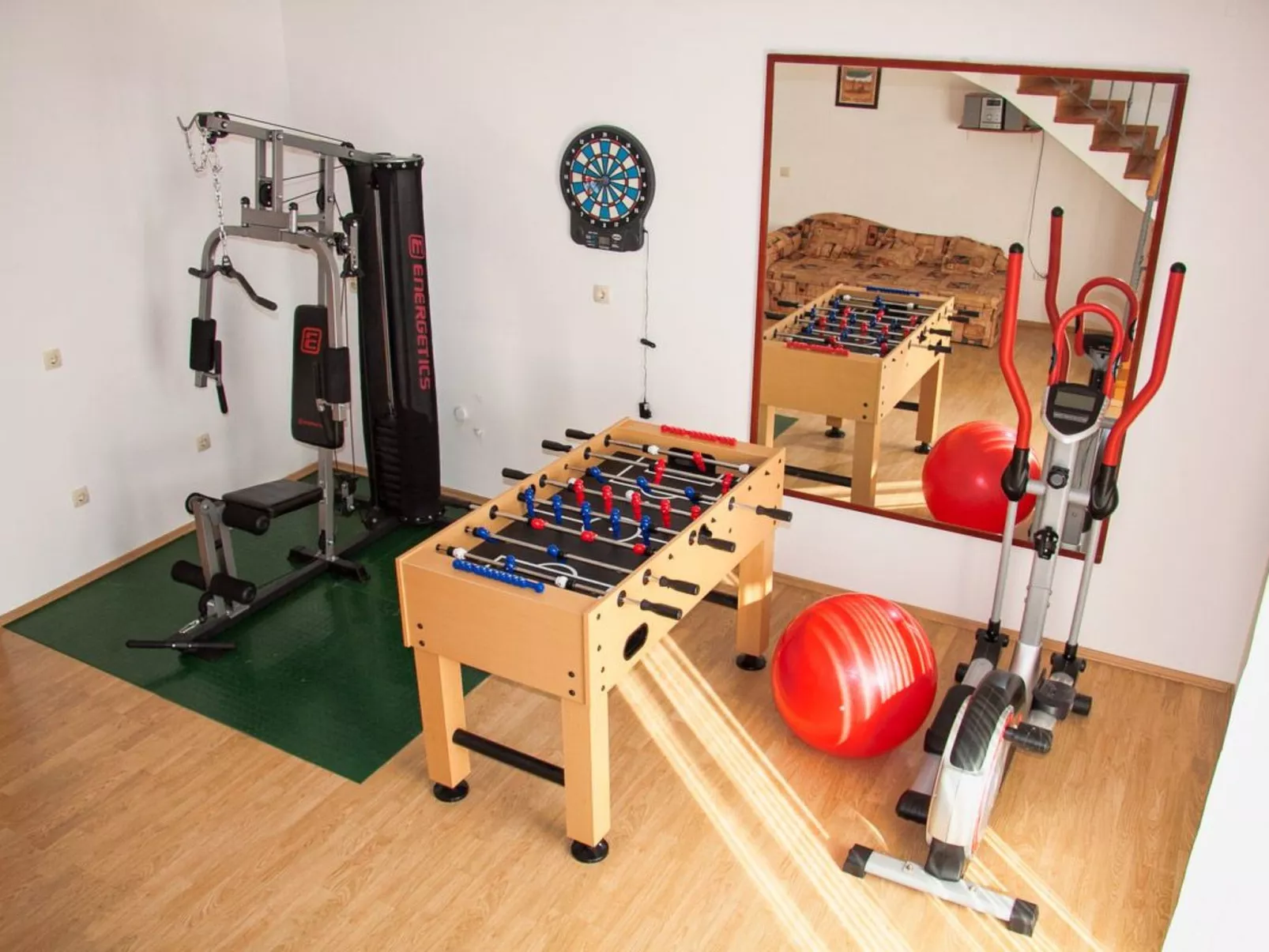 Gemütliches Ferienhaus mit Terrasse und Meerblick-Binnen