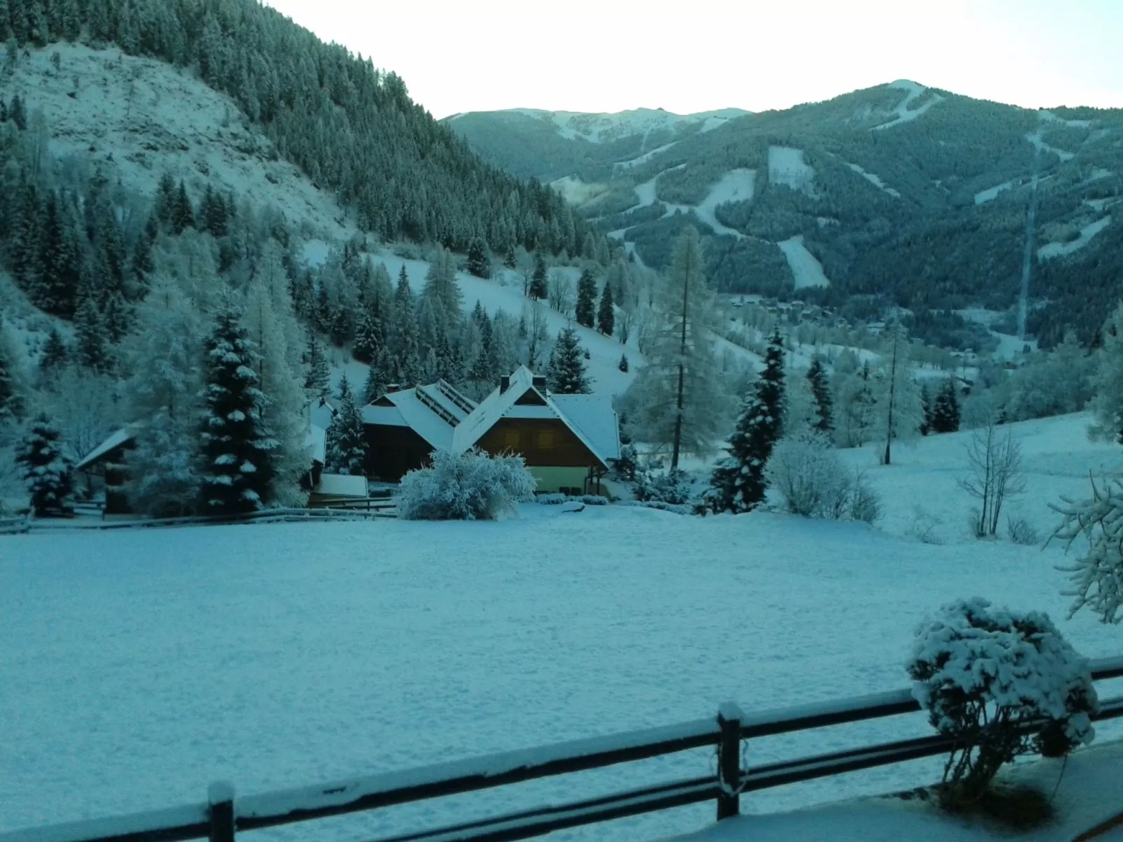 Freistehendes Ferienhaus in idyllischer Lage-Buiten