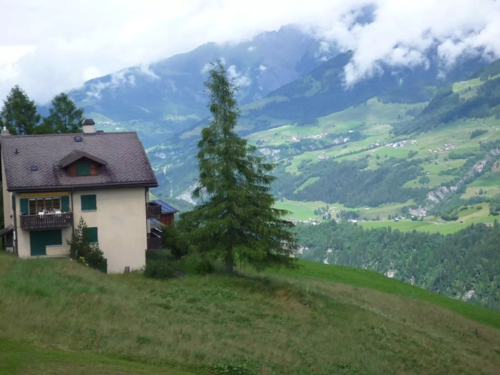 Sonnige Ferienwohnung mit Terrasse,idyllische Lage-Buiten