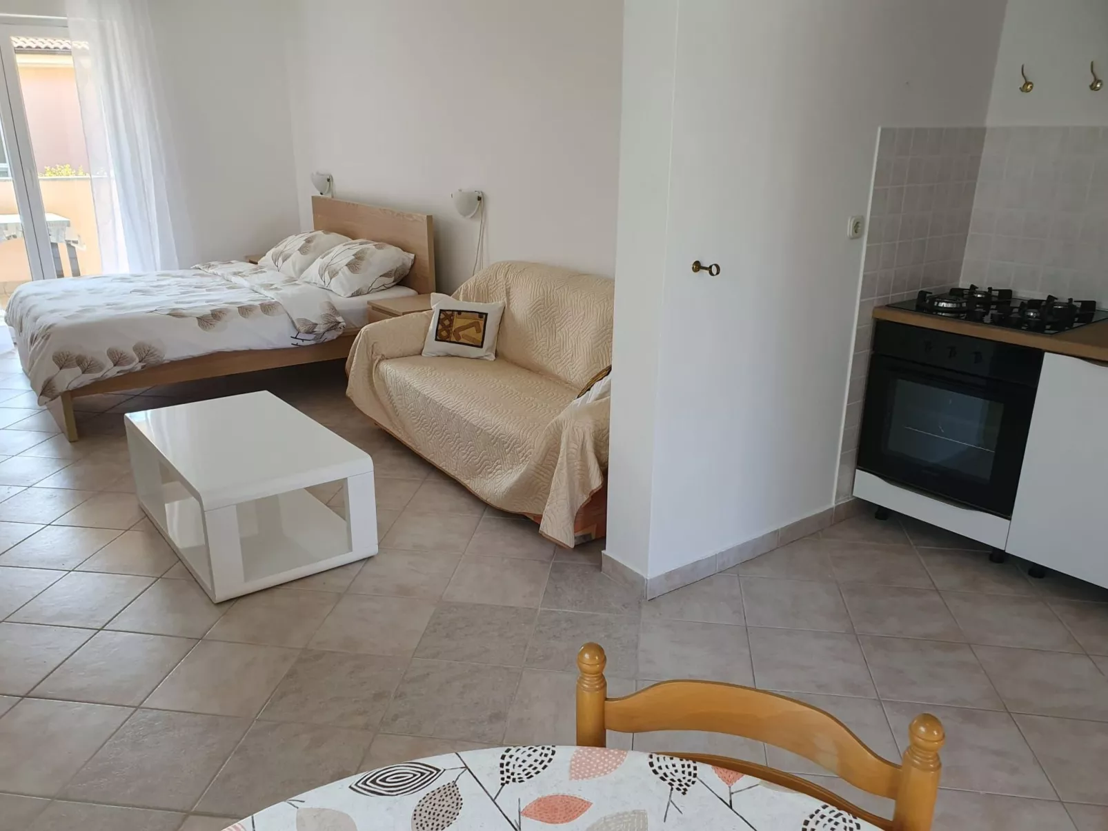 Mit Blick auf das Wasser-Binnen