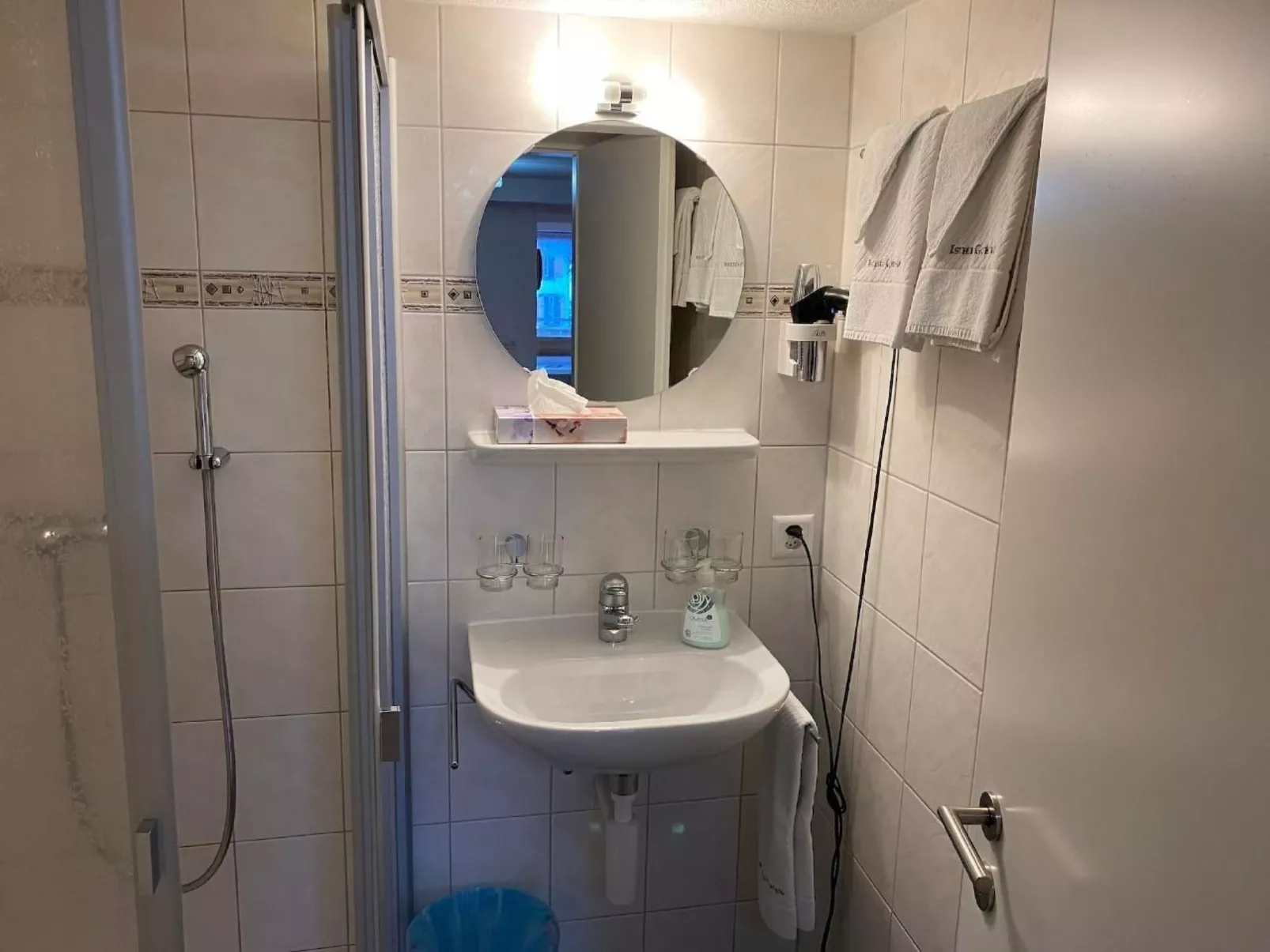 Apartment mit Balkon Esther's Guesthouse-Image-tags.info