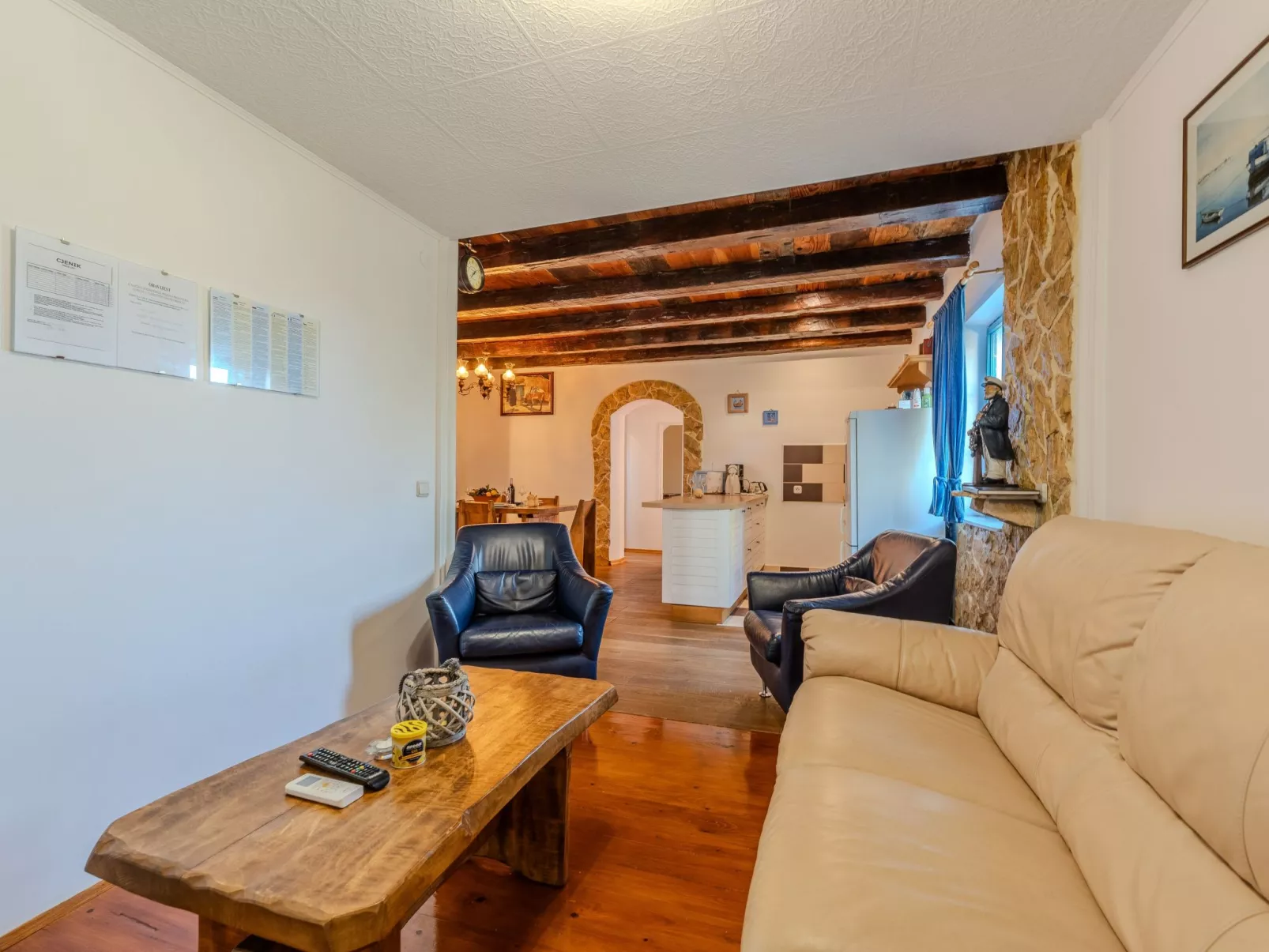 Heritage Stone House -T.A Leut Agency-Binnen