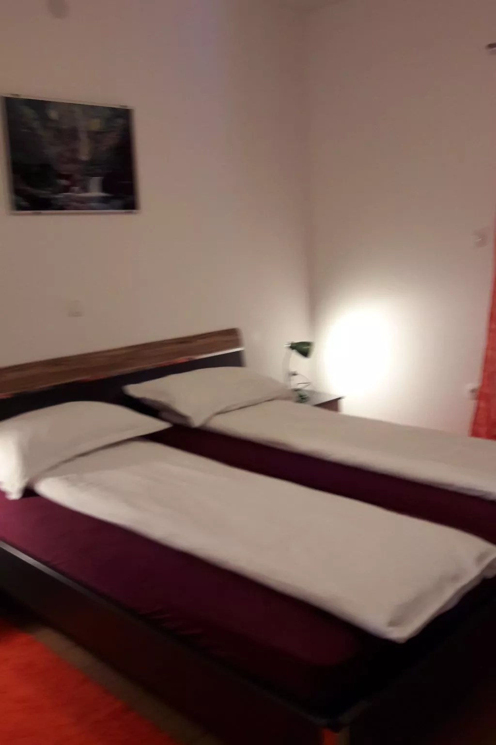 Wohnung Nr. 1 mit 2 Schlafzimmern und 2 Balkonen im 1. Obergeschoss-Binnen