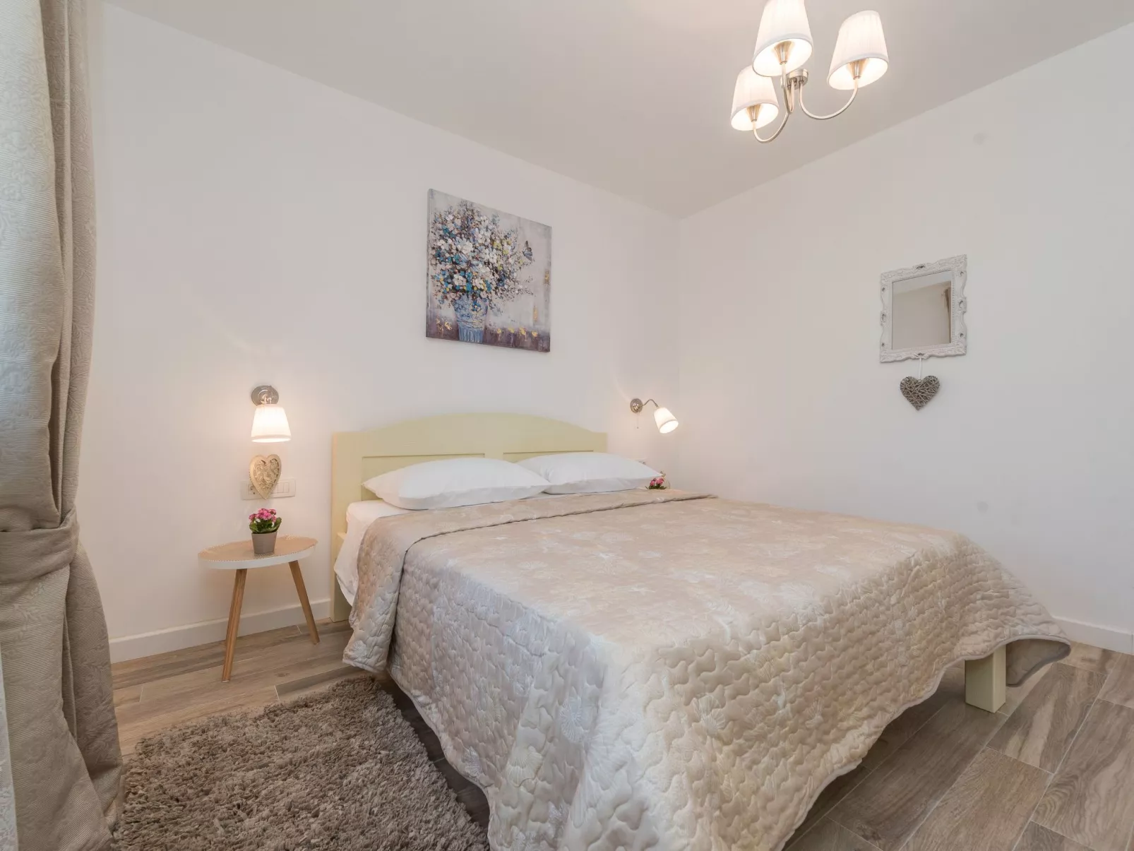 "Ivana" mit Blick auf das Wasser-Binnen