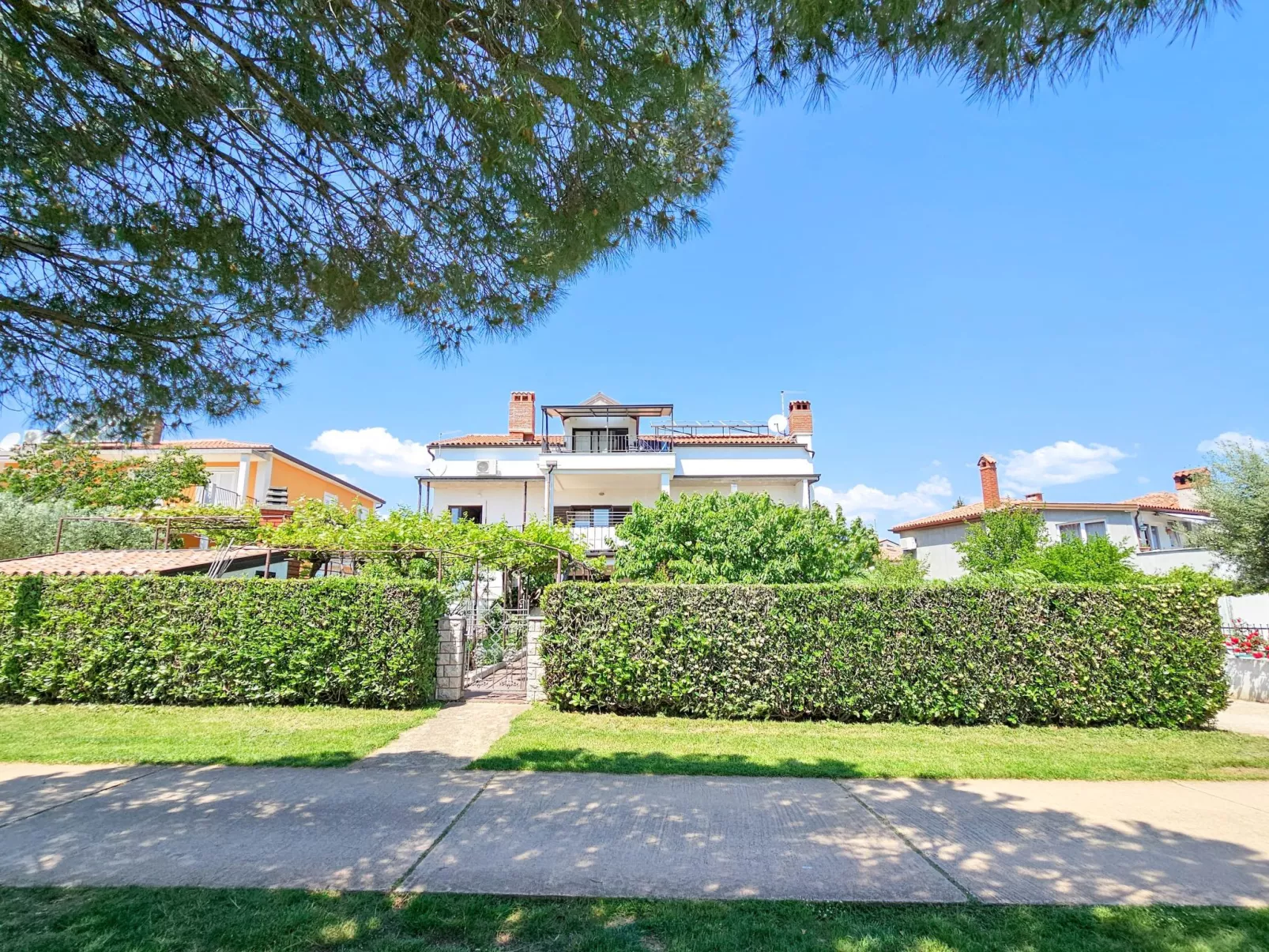 Für 4 Personen ca. 45 m&sup2; in Novigrad, Adriaküste Kroatien (Westküste von I-Buiten