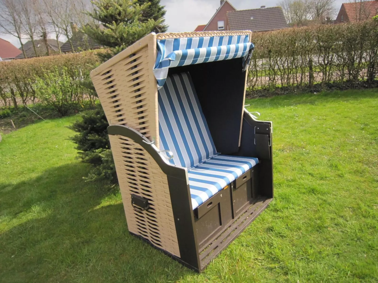 Mit Garten und Terrasse-Binnen