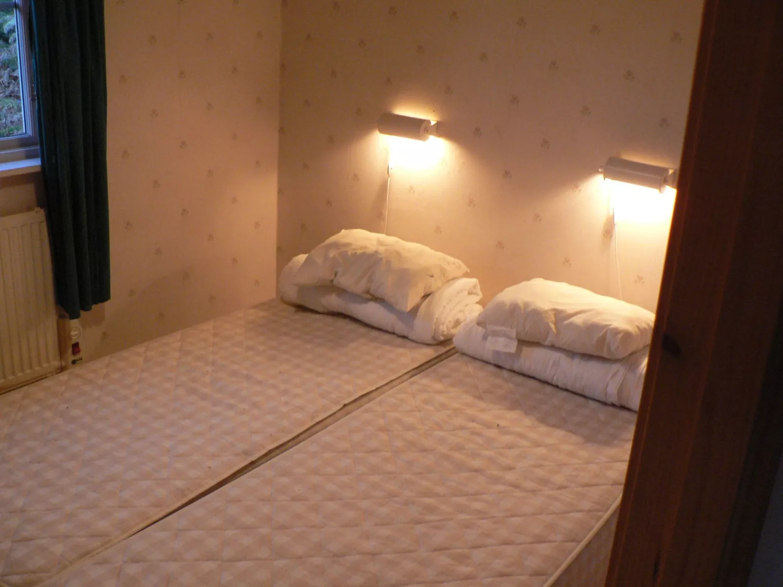 Holzhaus mit überdachter Terrasse-Binnen