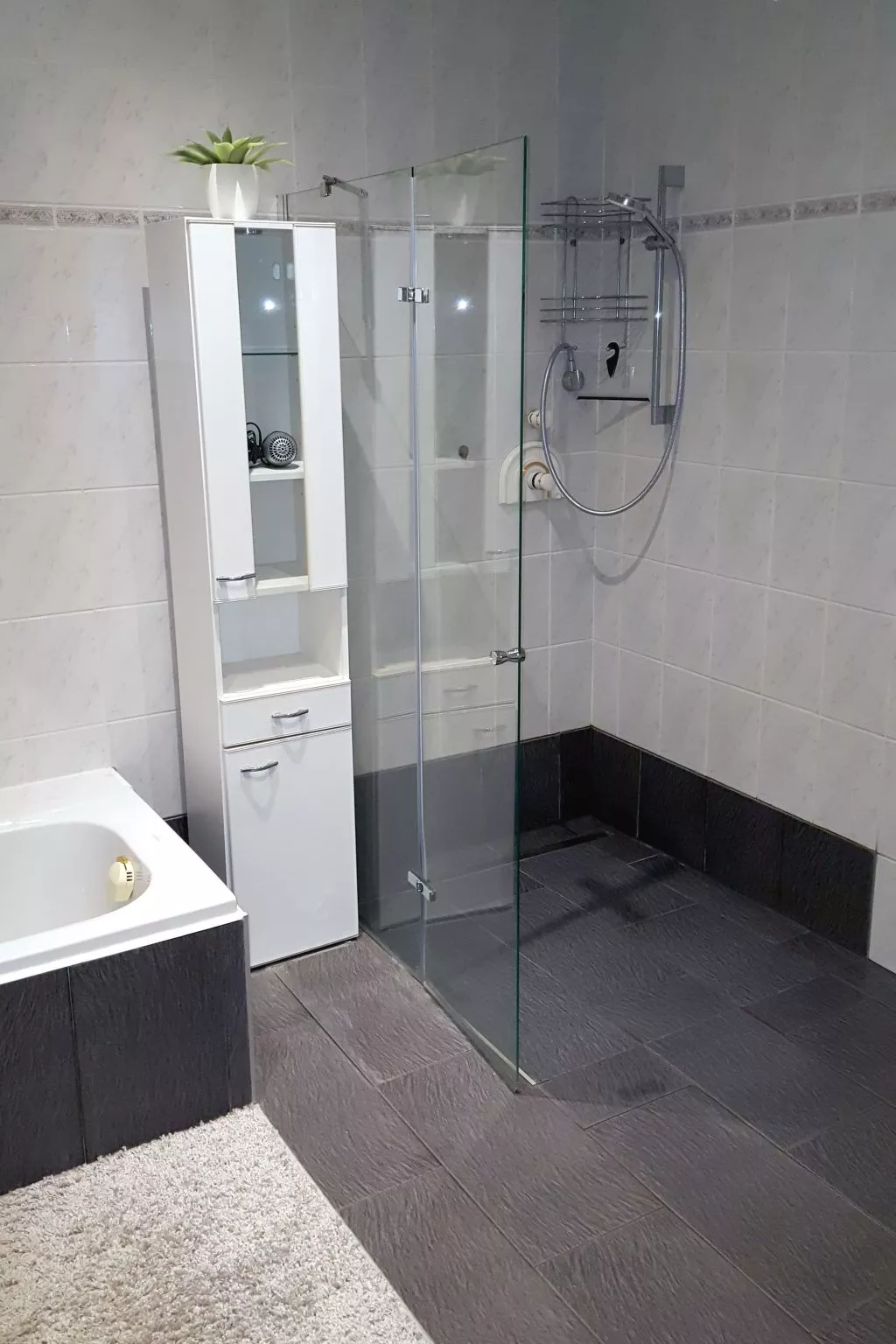 Private Ferienwohnung in Nordenham mit großem Garten-Binnen