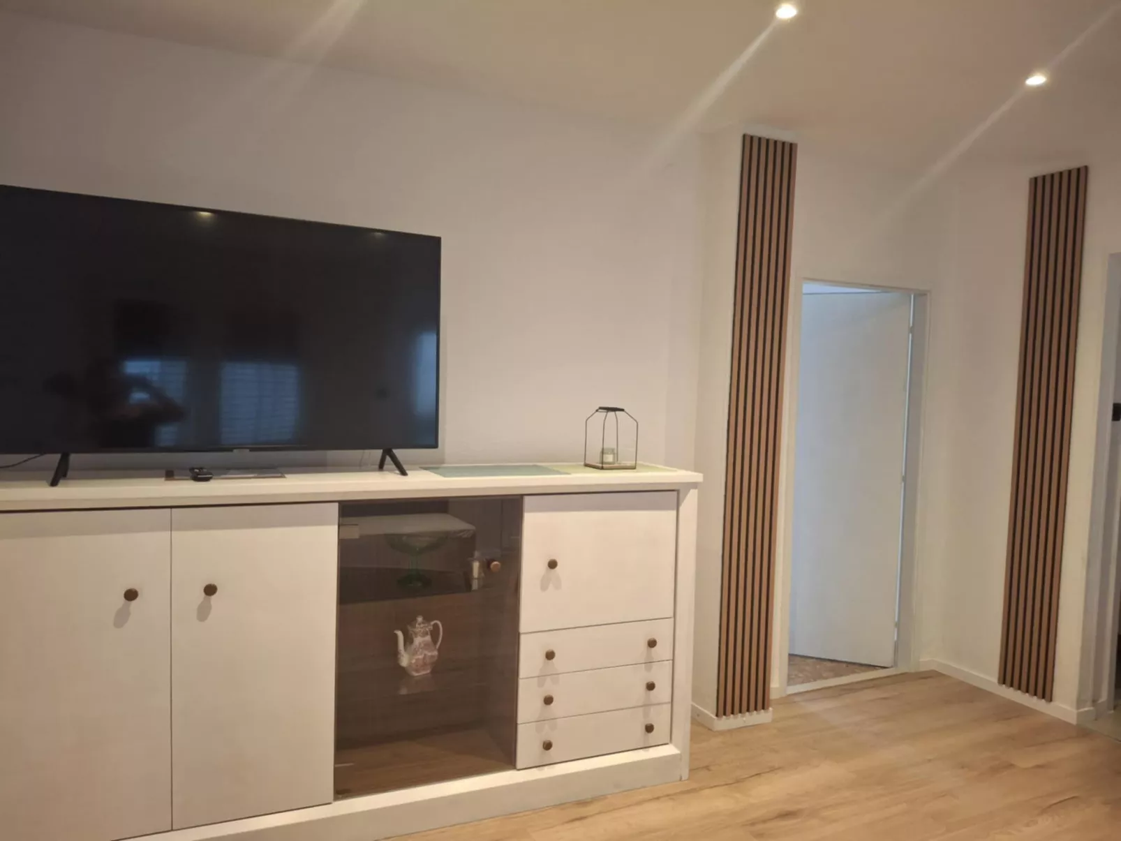 Mit Blick auf das Wasser-Binnen