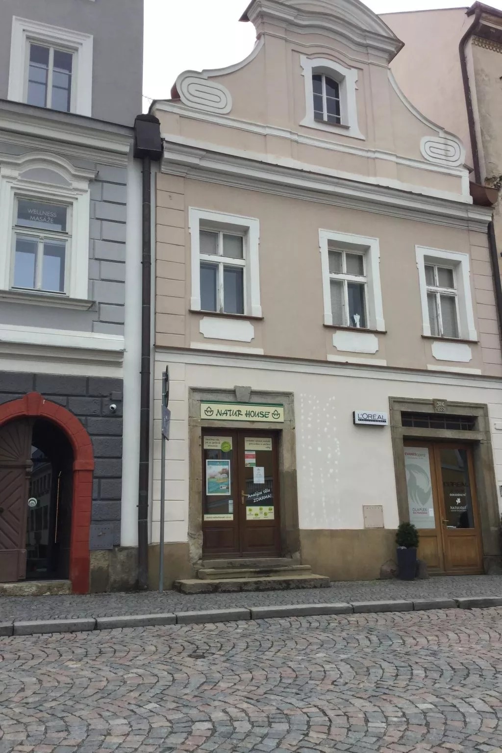 Wohnung auf einem eingezäunten Grundstück-Buiten