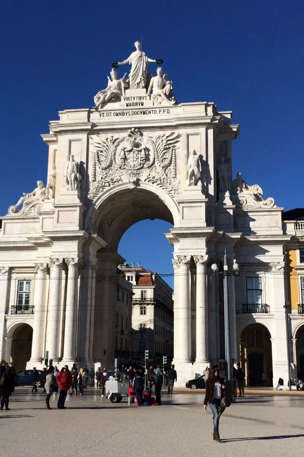 In Sesimbra mit Grill, Terrasse und Garten-Buiten