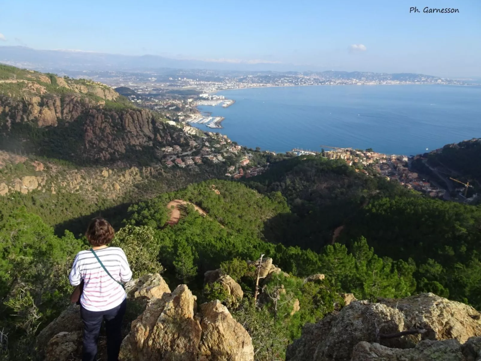 Wohnung panoramischer Meerblick, Schwimmbad, Parkplatz - Buiten