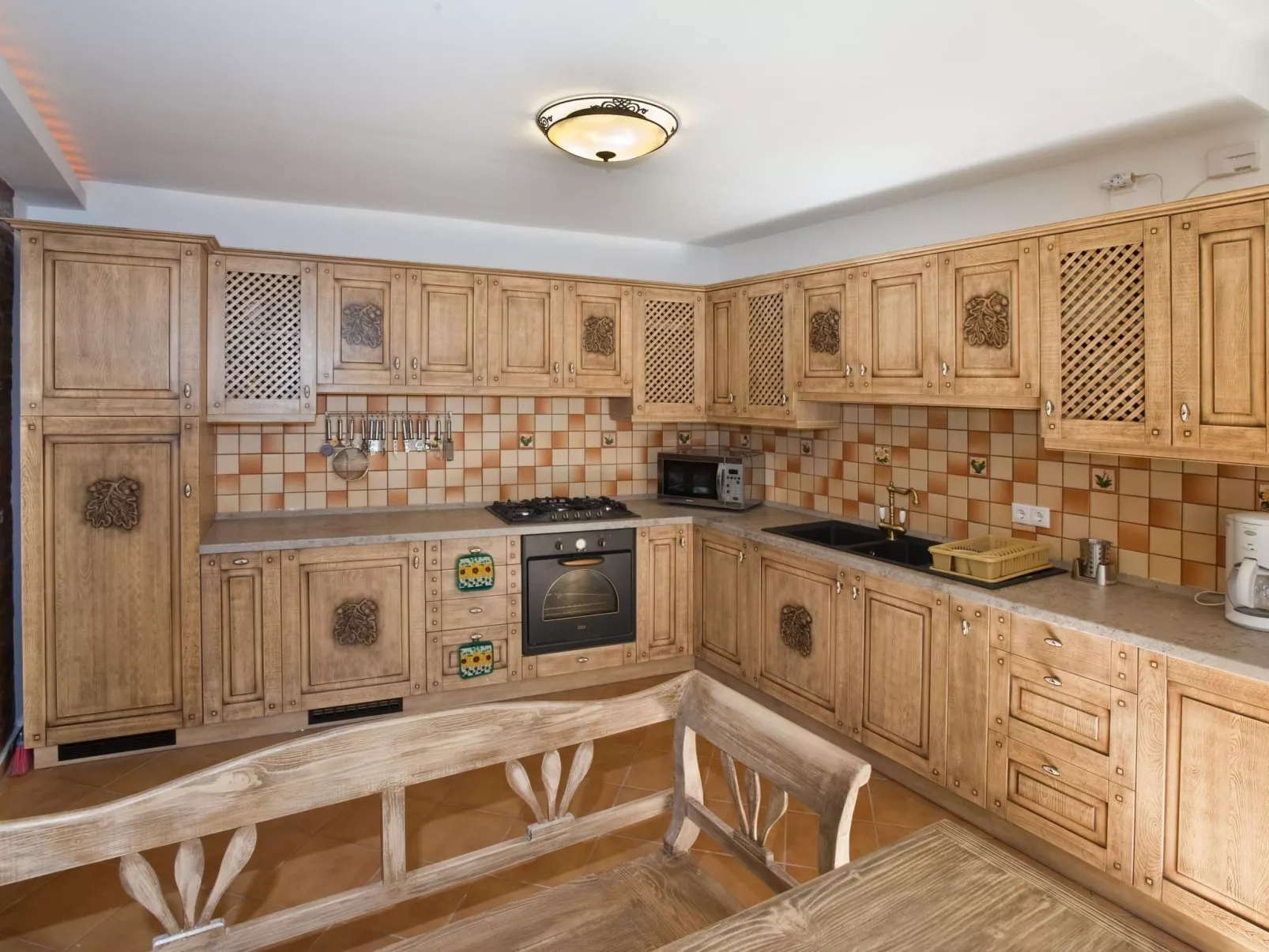 Kürzlich in eine Ferienvilla konvertiertes (2010), umfriedetes Haus aus der Sac-Image-tags.info