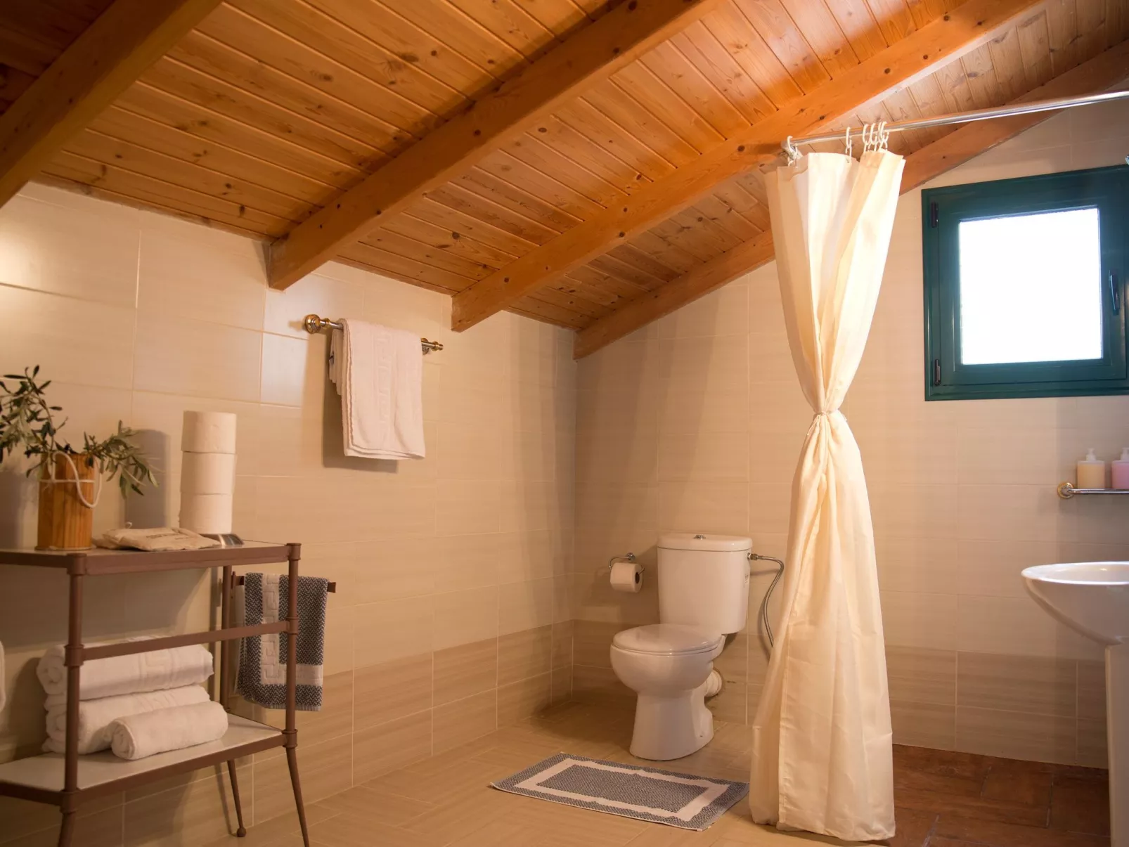 Wunderschönes Haus in Nea Tirintha mit privatem Parkplatz-Binnen