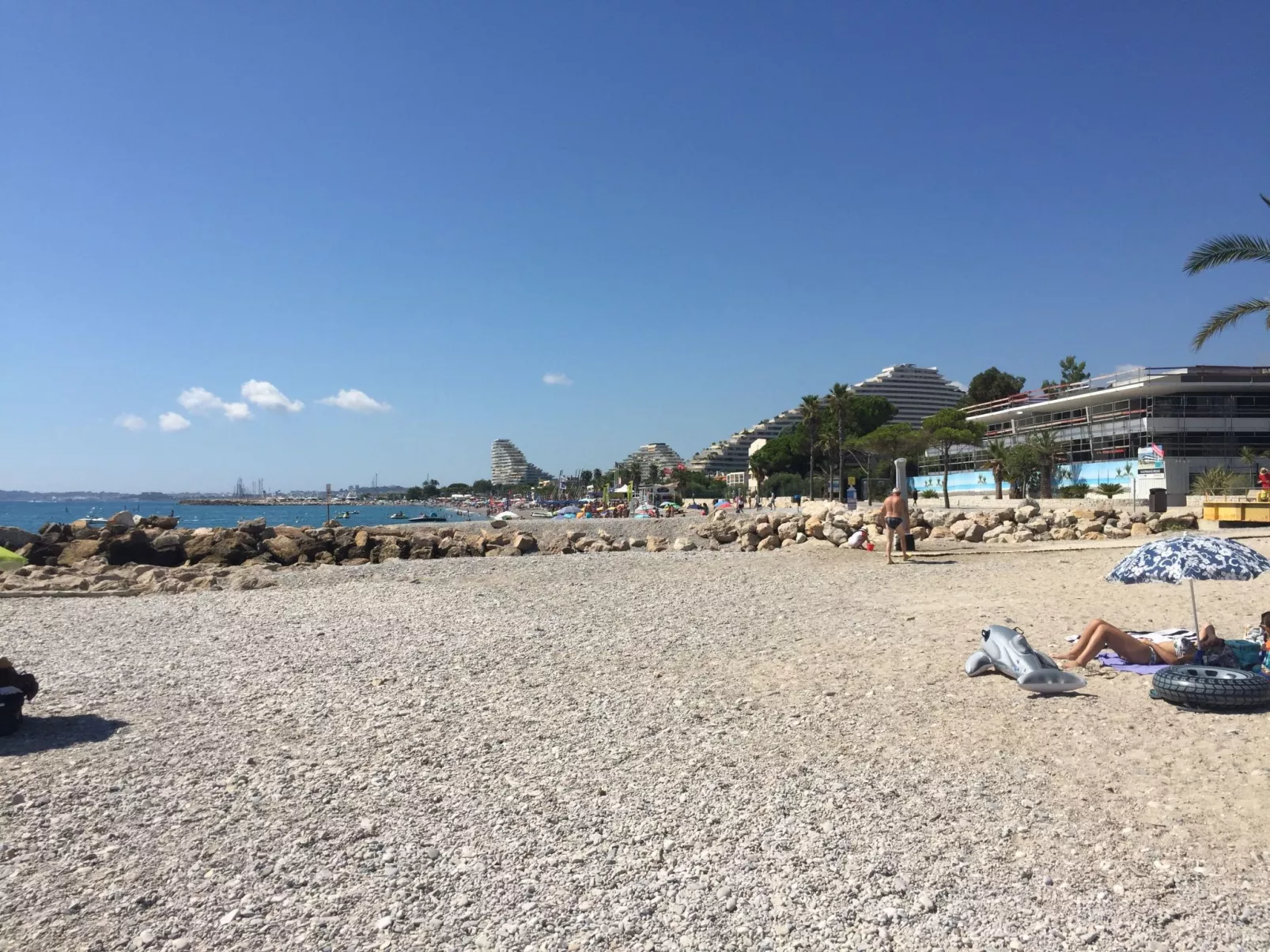 Gemütliche Wohnung, 5 Minuten vom Strand entfernt-Buiten