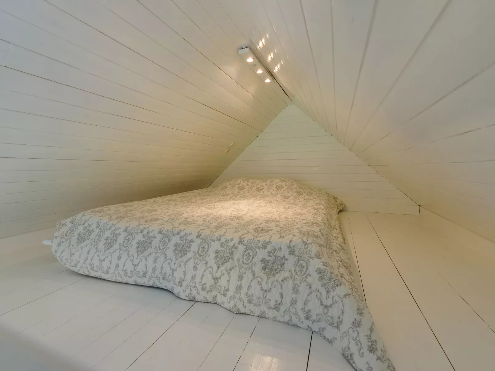 Großes Haus mit überdachtem und beheiztem Swimmingpool-Binnen