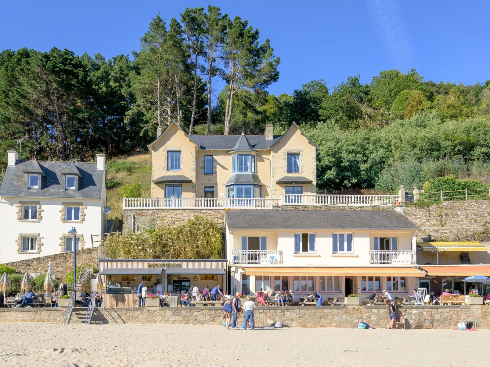 Villa "Ker House" mit Blick auf das Wasser-Buiten