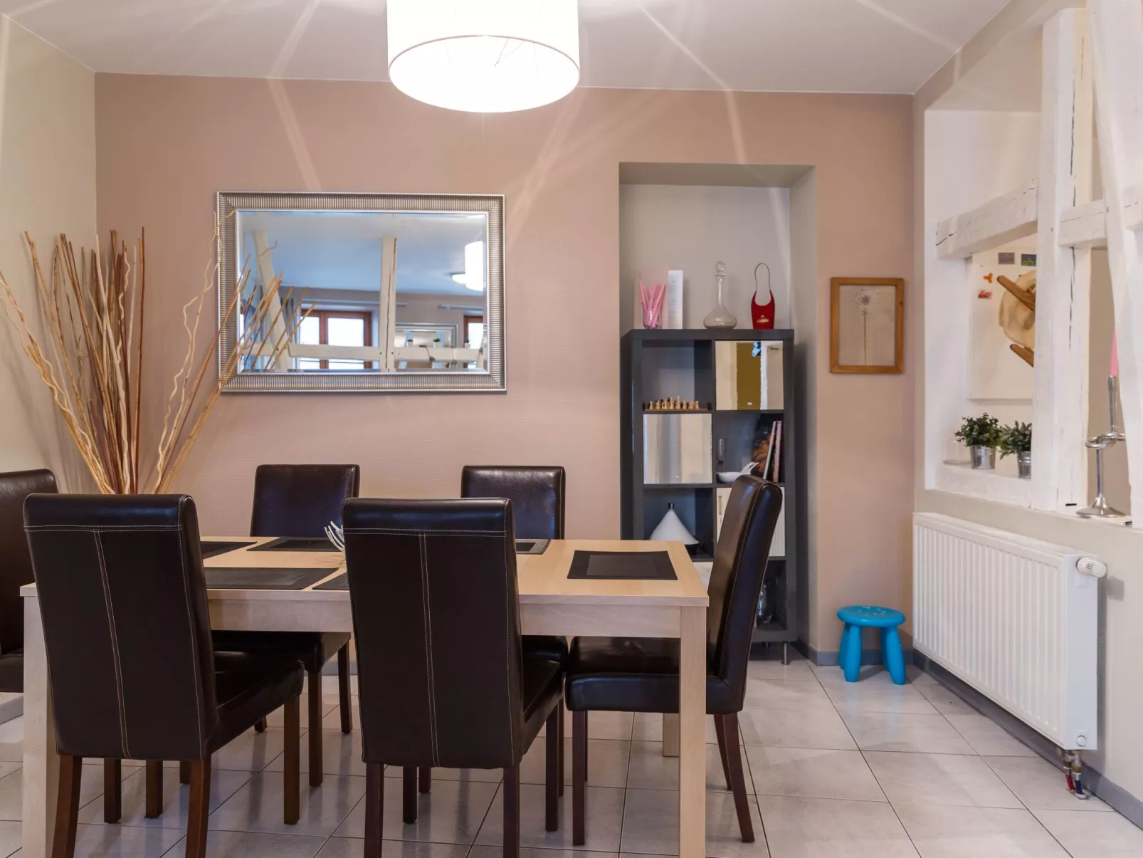 Mit zwei Garagenstellplätzen-Binnen