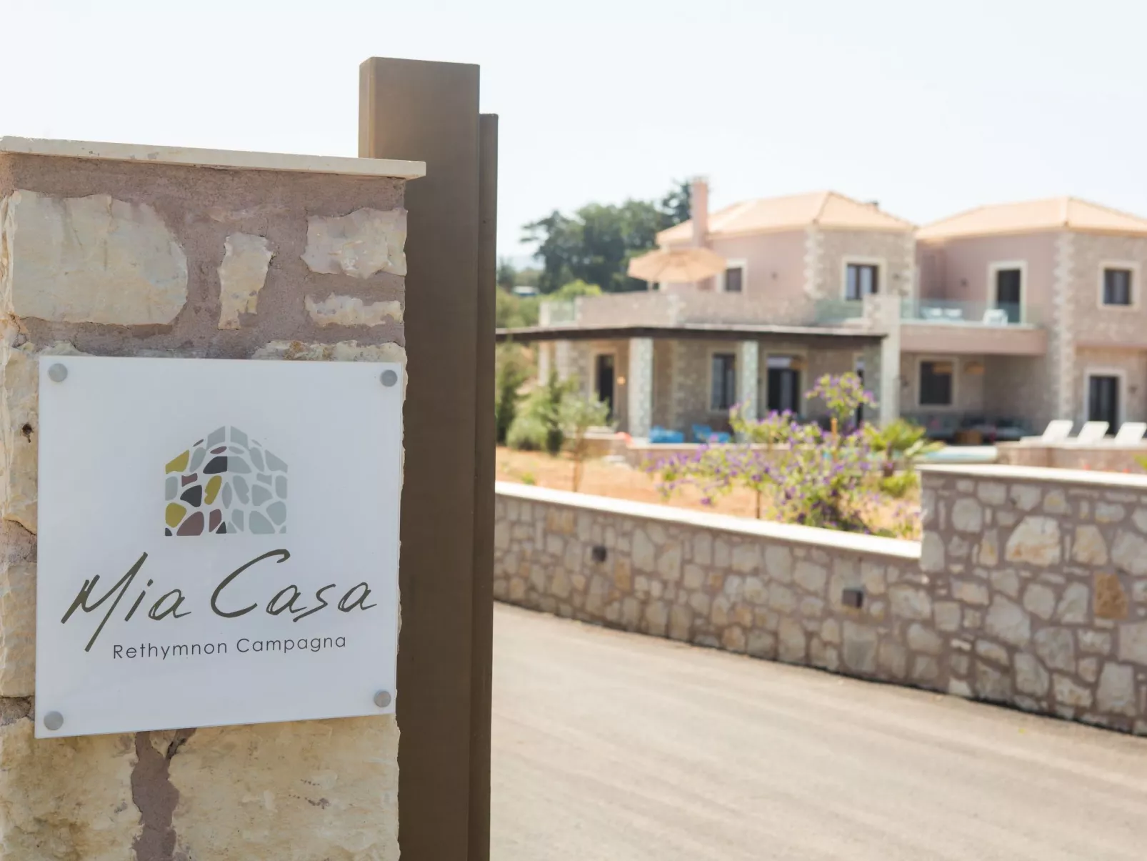 Brandneue Villa mit Meerblick, privatem Pool und Ping Pong-Buiten