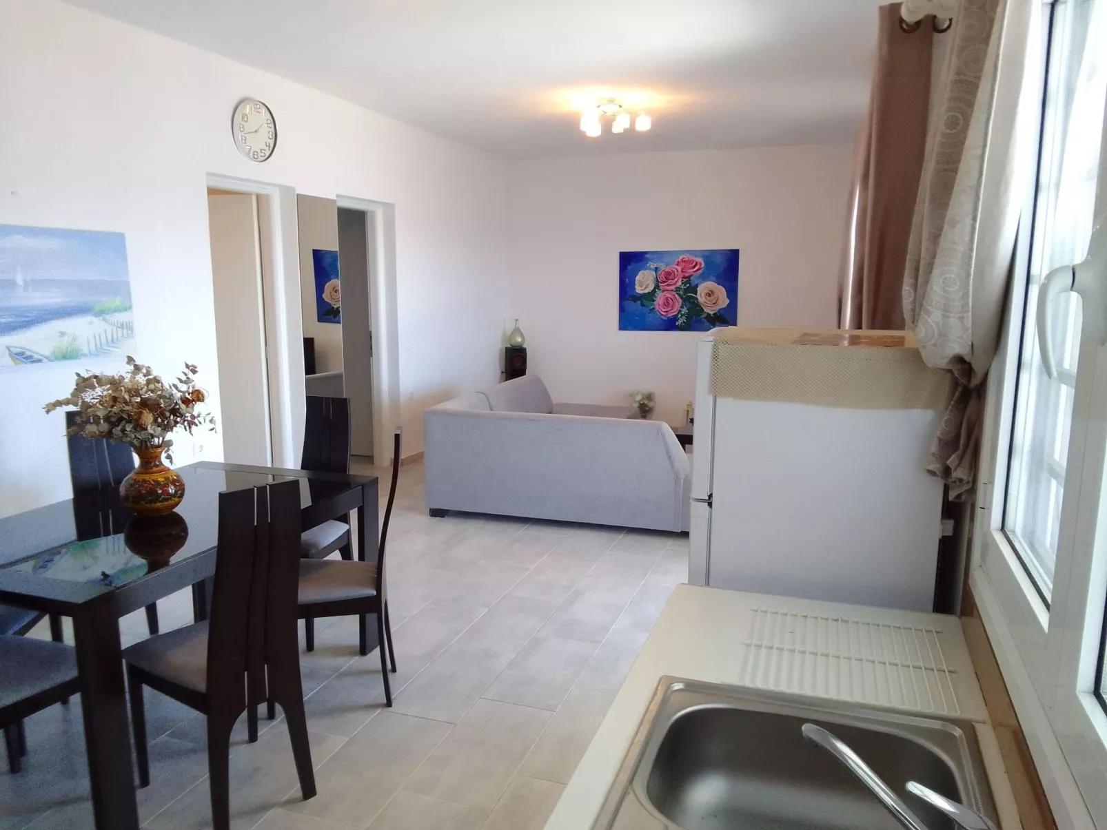 Charmantes Ferienhaus in Ia mit Privater Terrasse-Image-tags.info