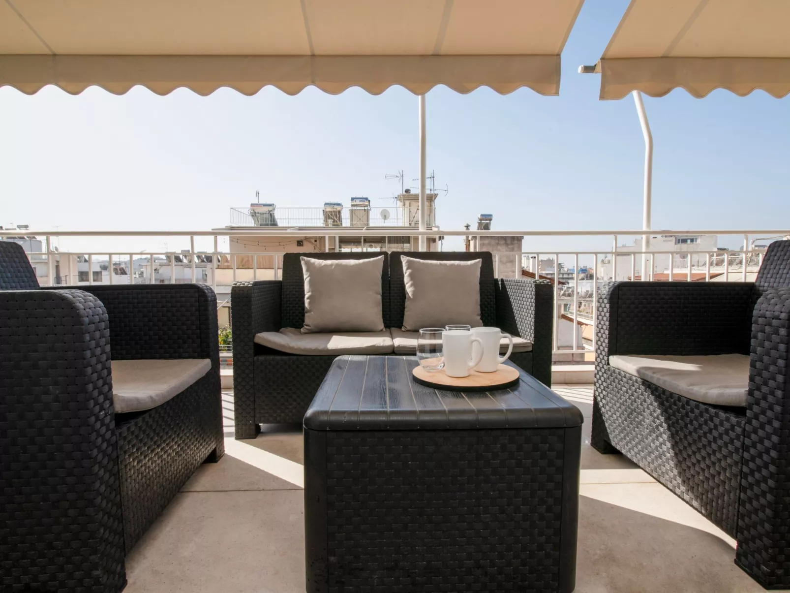 Athen von unserem Haus aus, wenige Schritte von der Akropolis entfernt-Binnen