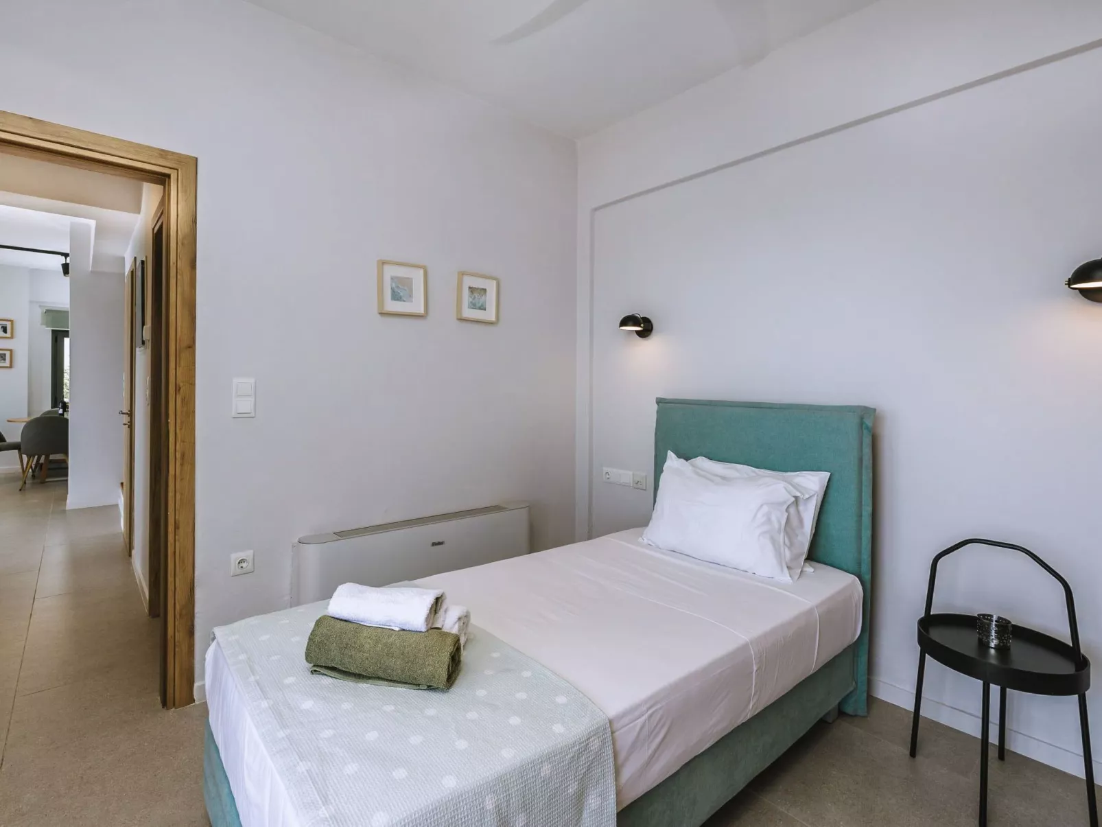 Villa Spiros ist eine renovierte Vermietung voll - Binnen