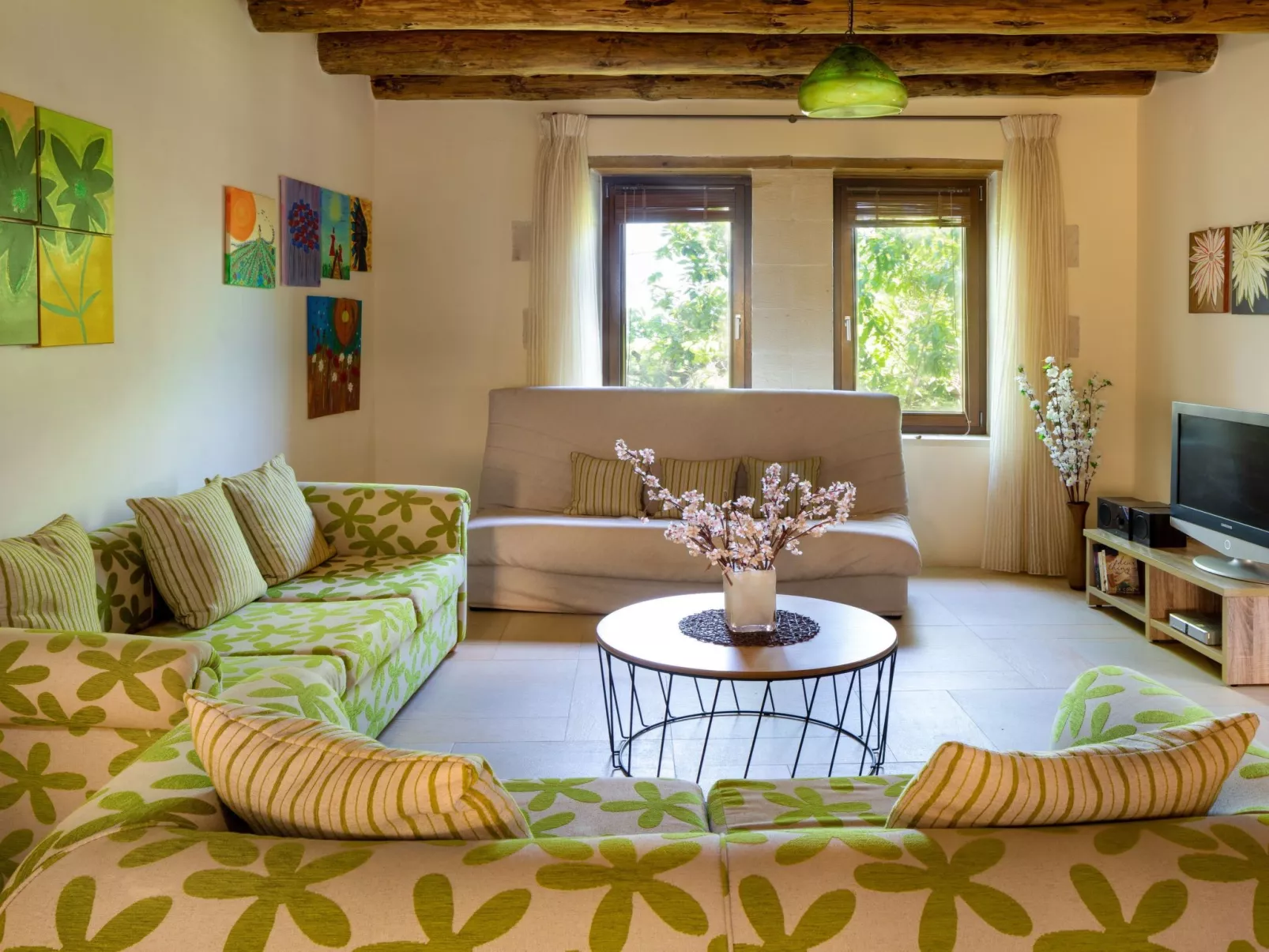 "Villa Erontas" mit Blick auf das Wasser-Image-tags.info