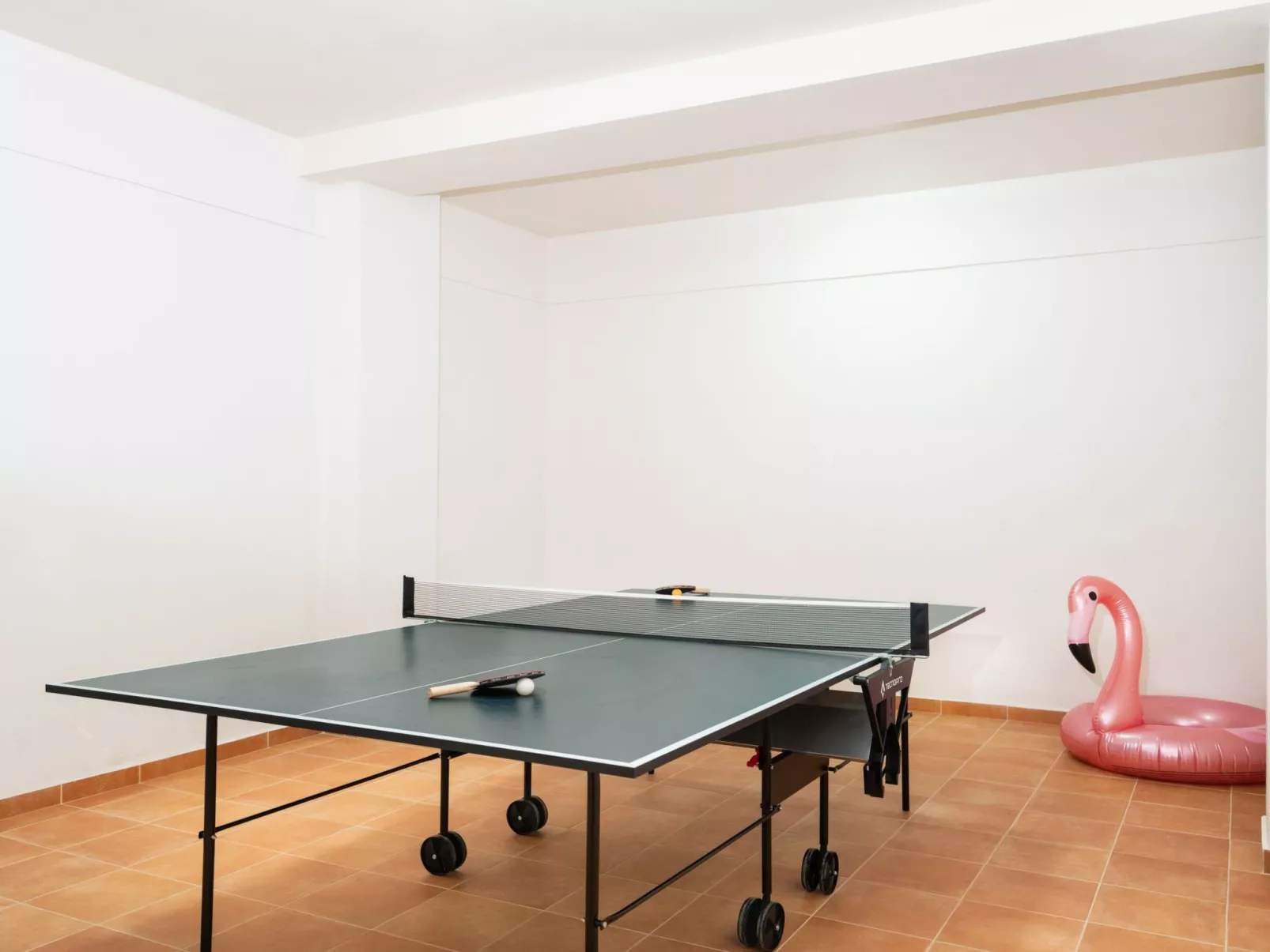 Villa am Strand mit privatem Pool und Tischtennisplatte-Binnen